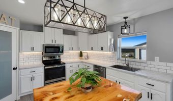 1077 GOLDEN RANGE, Burns, WY 82053