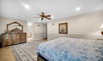 320 Brampton Ln, Arlington Heights, IL 60004