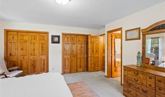 615 Woodsmen Dr NE, Alexandria, MN 56308