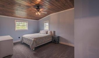 917 McDonald Dr, Amsterdam, NY 12070