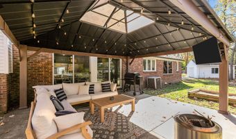 11 HILLTOP Ct, Appleton, WI 54914