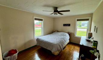 203 12th Ave, Britton, SD 57430