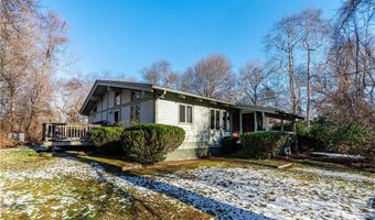 35 Sunset Ave, North Kingstown, RI 02874