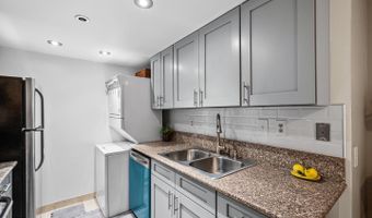 5911 EDSALL Rd 608, Alexandria, VA 22304