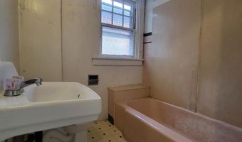 251 LINDEN St, Reading, PA 19604