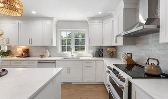 61 Beecher Rd, Brooklyn, CT 06234