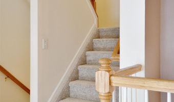19 MARINA Dr, Bayonne, NJ 07002