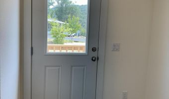 1 Corral Ln #37, Ashland, OR 97520