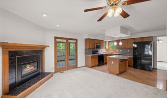 725 11th St SE, Altoona, IA 50009