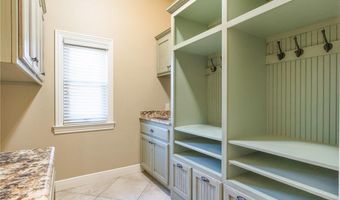 1611 NE Chapel Hill Dr, Bentonville, AR 72712