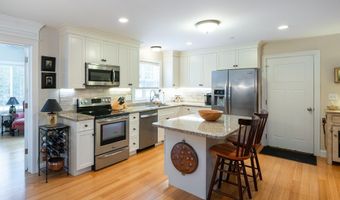 226 Villager Rd, Chester, NH 03036