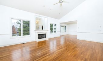 16 Thistle Holw 16, Avon, CT 06001