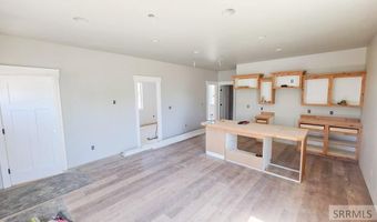 359 Challis Ave, Arco, ID 83213