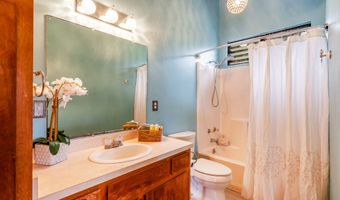 2114- B KAIWIKI Rd, Hilo, HI 96720
