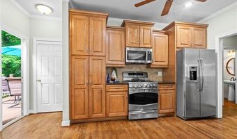 1605 Spinnaker Dr, Alpharetta, GA 30005