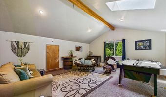 186 Lindholm Ln, Arcata, CA 95521
