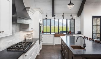 2713 S Forty Ln, Adel, IA 50003