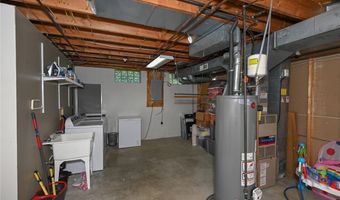 2096 HIDDEN HOLLOW Ln, Akron, OH 44313