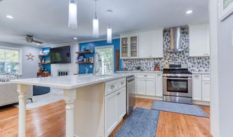 813 Lakeshore, Berkeley Lake, GA 30096