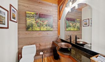 119 Moat View Dr, Albany, NH 03813