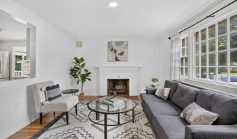 8 Charlotte Dr, Andover, MA 01810