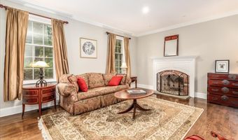 2 Raven Crest Dr, Bethel, CT 06801