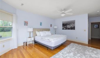 58 Indian Ave, Portsmouth, RI 02871