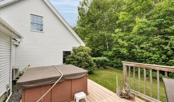 21 Bowling Green Ln, Belfast, ME 04915