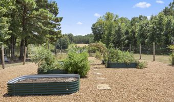 774 Davis Rd, Benton, MS 39039
