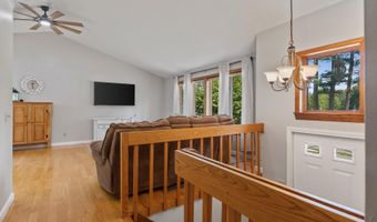 4 Cross Rd, Brookline, NH 03033