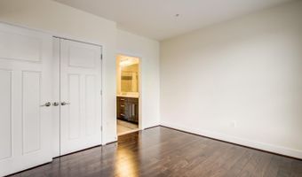 1107 S WALTER REED Dr 302, Arlington, VA 22204