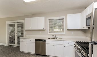 5168 Legendary Ln, Acworth, GA 30102