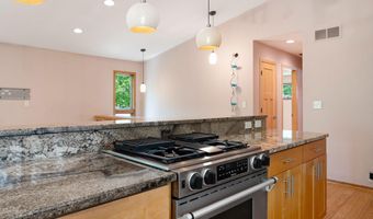 2006 11th Ave NE, Austin, MN 55912