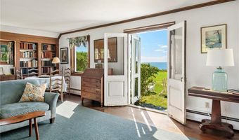 8 Taylor's Ln N, Little Compton, RI 02837