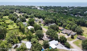 31 Chantilly Ter, Bay St. Louis, MS 39520