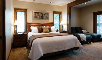 4114 Cochrane Pkwy, Ames, IA 50014