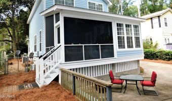 15 Meridian Rd, Beaufort, SC 29907