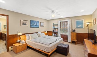 10 Bartlett Rd, Middletown, RI 02842