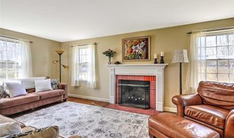 11 Pine Ave, Barrington, RI 02806