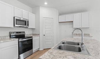 8057 Chesapeake Trl, Bauxite, AR 72011