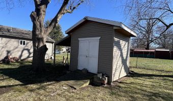 905 S Griffith Ave, Aurora, MO 65605