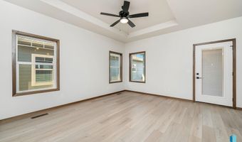 2413 E Tinley St, Brandon, SD 57005