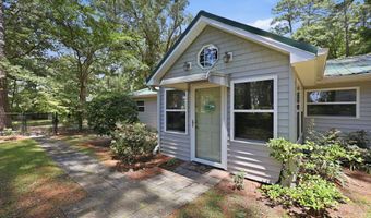 614 Country Club Dr, Arapahoe, NC 28510