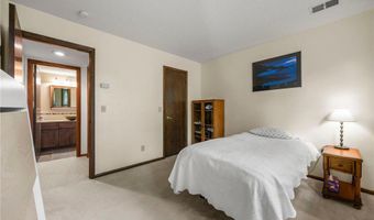 8119 Lower 129th Ct, Apple Valley, MN 55124