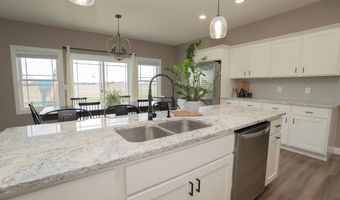 106 Timber Trl, Anna, OH 45302