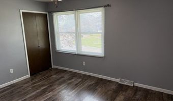 527 Village Ct, Altoona, IA 50009