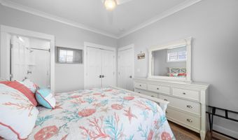 118 DOLPHIN Ave, Beach Haven, NJ 08008