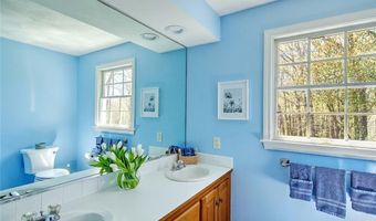 235 Holly Hills Ln, North Kingstown, RI 02874