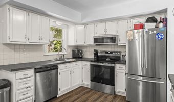 49 Ironworks Rd, Clinton, CT 06413