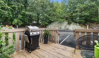 165 Holland St 18, Cranston, RI 02920